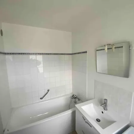 Apartment F2 Spacieux Et Calme Cote Gare *